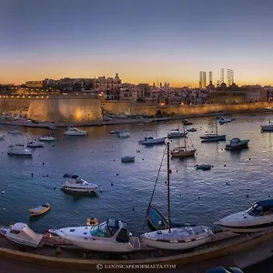 Alojamento de Acomodação e Pequeno-almoço Del Porto Kalkara